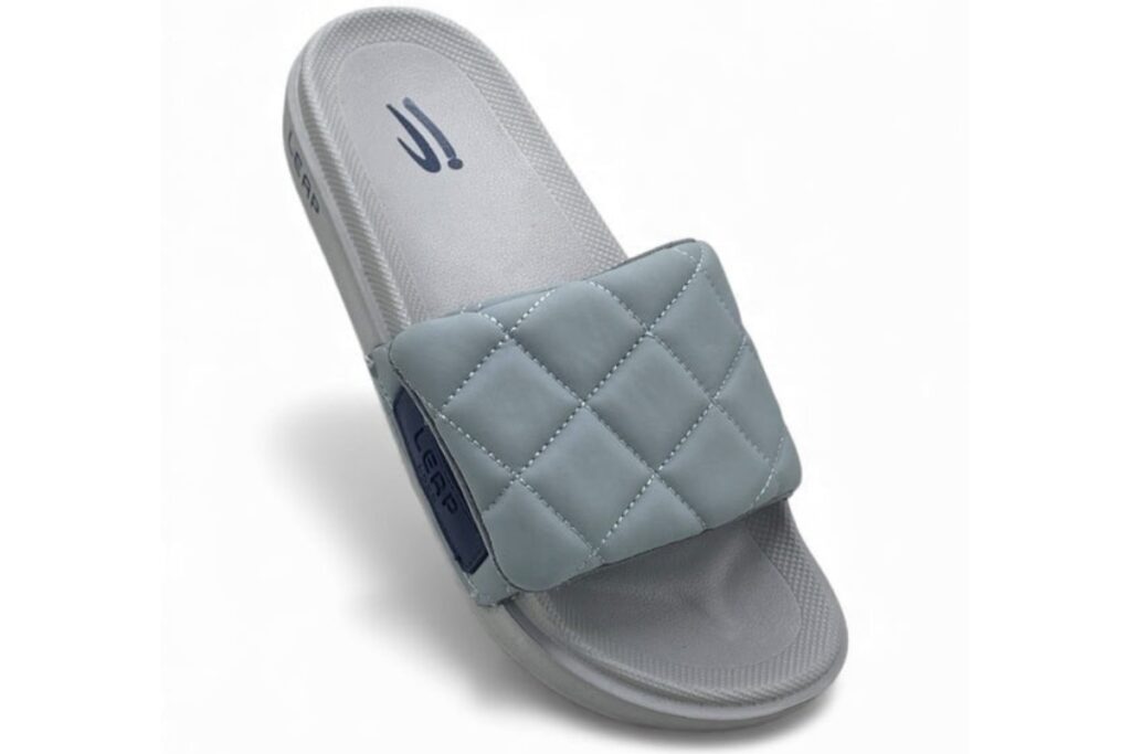 Best Men’s Bedroom Slippers for Wide Feet That Truly Fit untitled
